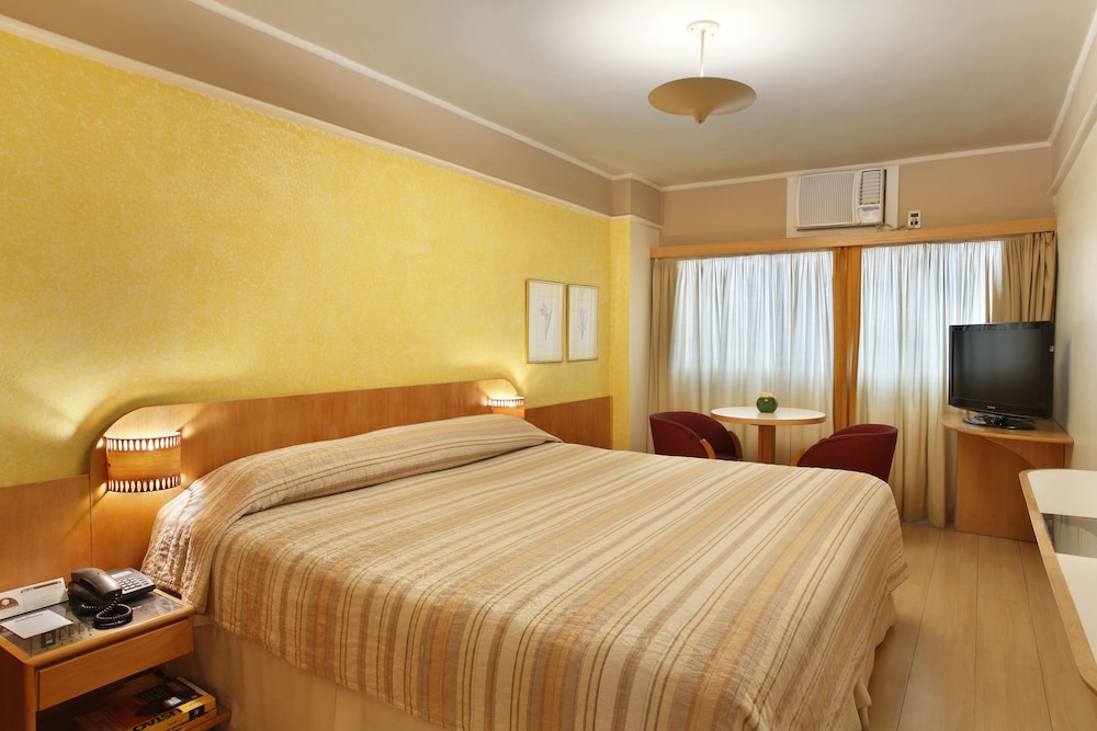 Mirasol Copacabana Hotel 6/30
