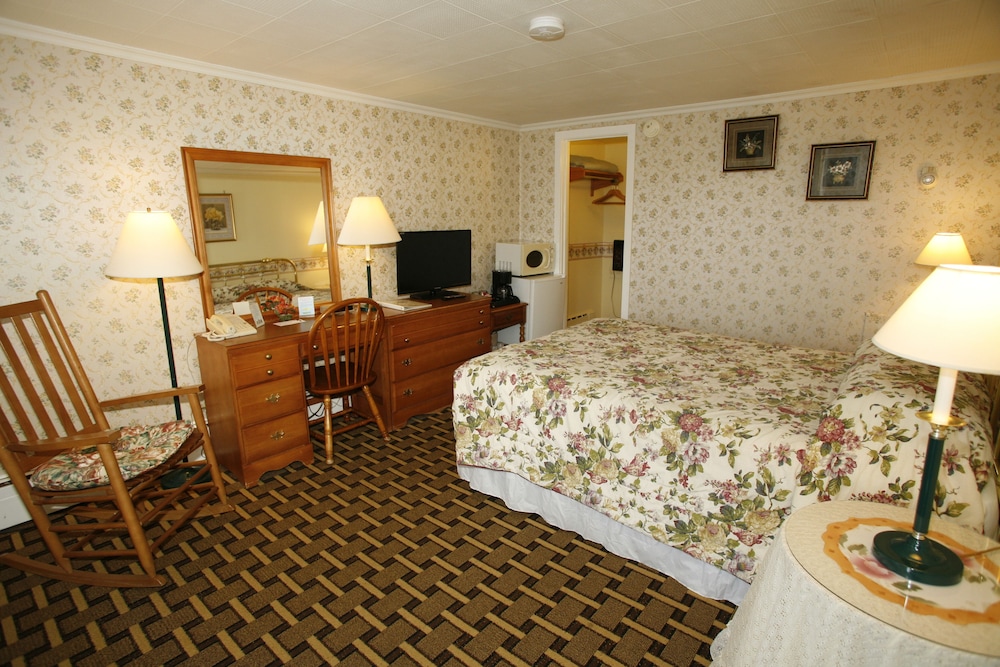 Bennington Motor Inn 15/35