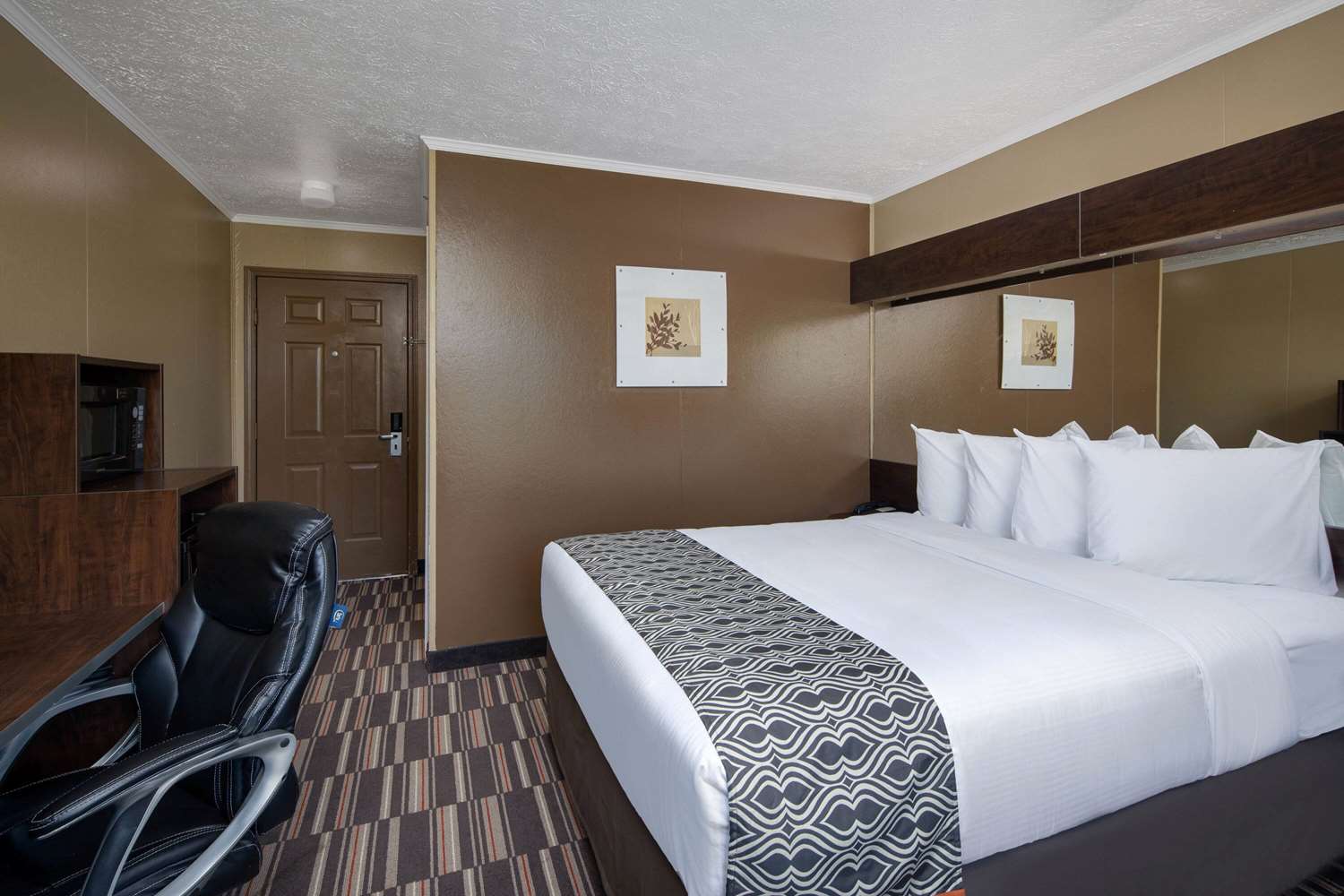 Microtel Inn & Suites by Wyndham Columbia/Fort Jackson N 11/37