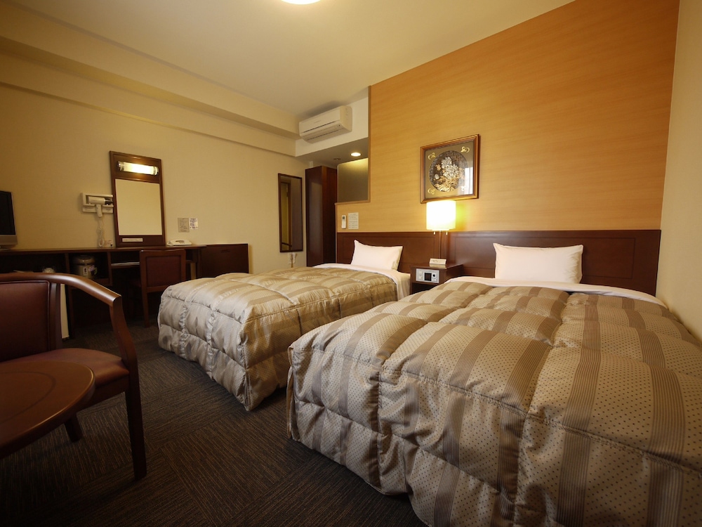 Hotel Route-Inn Isahaya Inter 19/53