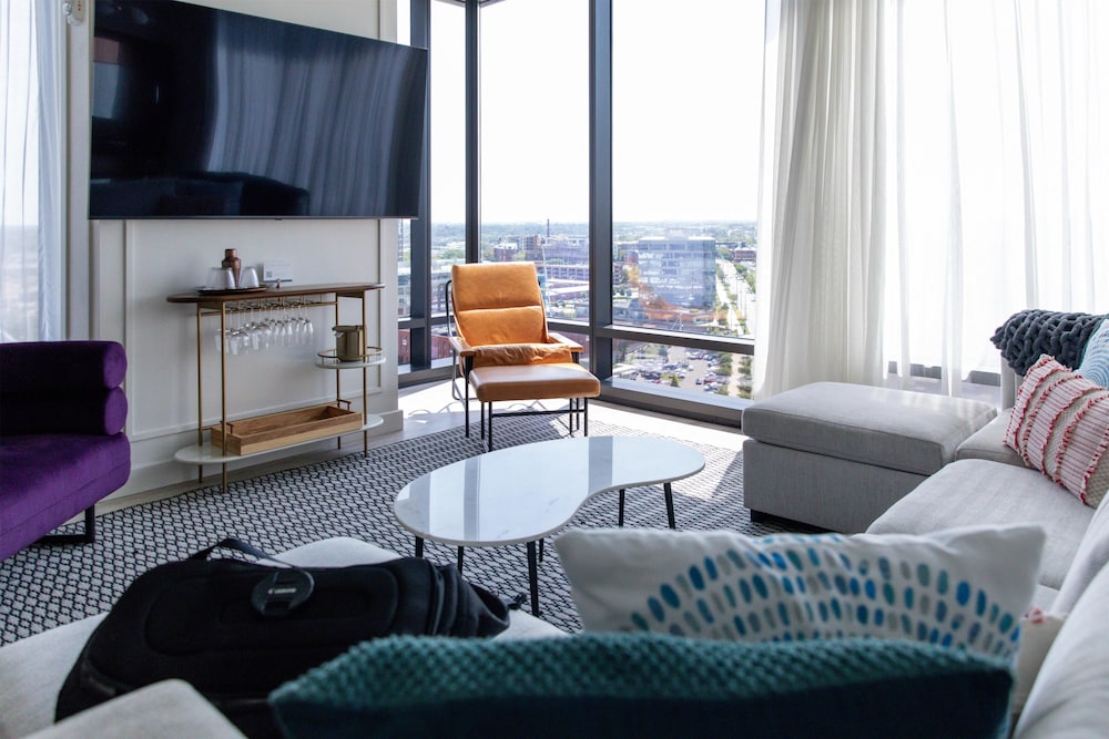 Hyatt Centric Downtown Nashville 33/50
