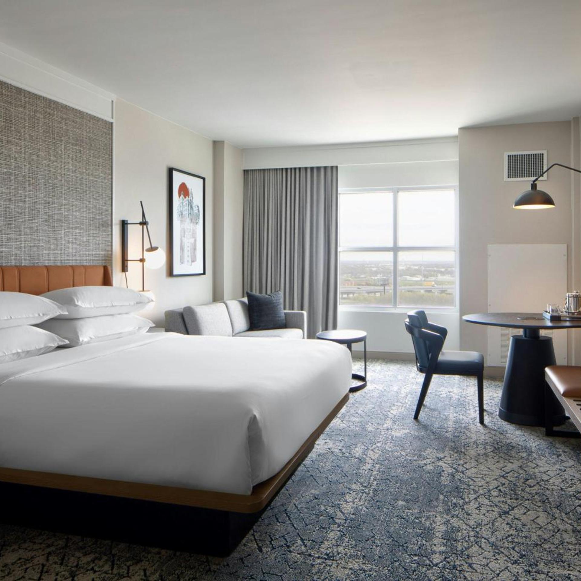 غرفة بسرير كينج، Sheraton Fort Worth Downtown Hotel 6/10