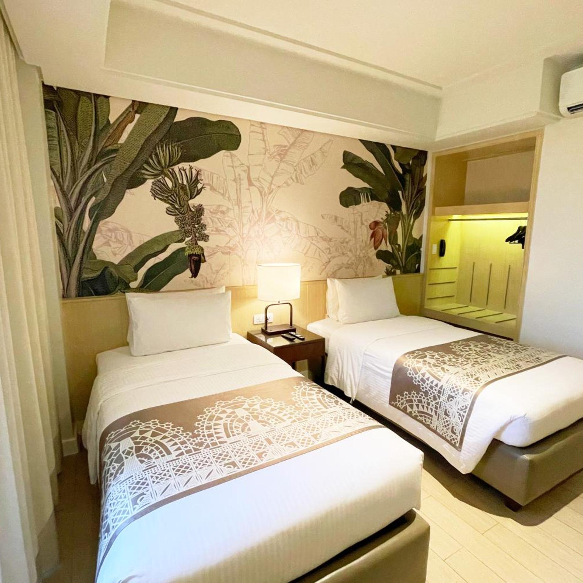 ROOM, TWIN BEDS