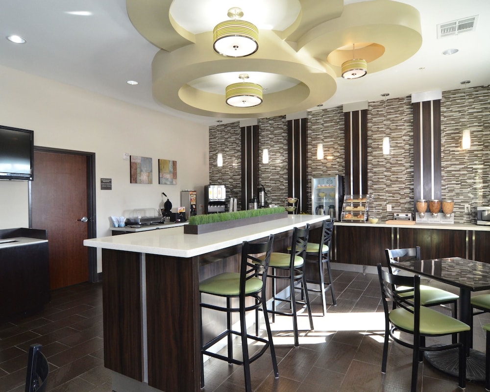 Quality Inn & Suites Kenedy - Karnes City 28/32