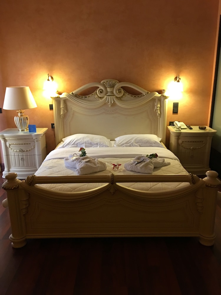 ANASTAZIA LUXURY SUITES & ROOMS 33/70