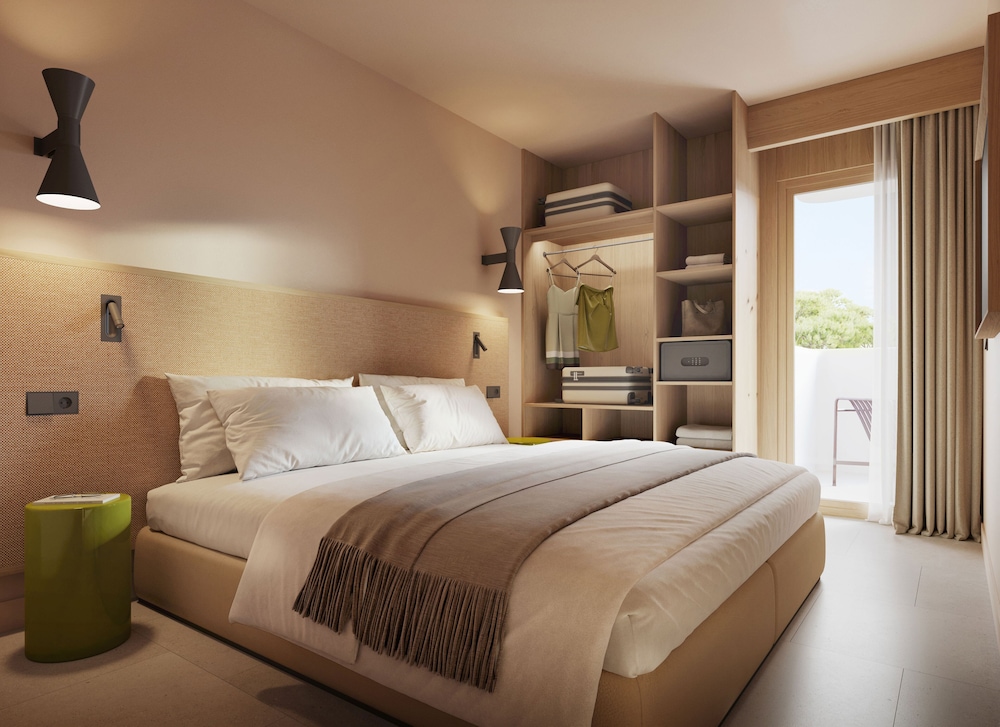 1 BEDROOM, SUPERIOR, SUITE