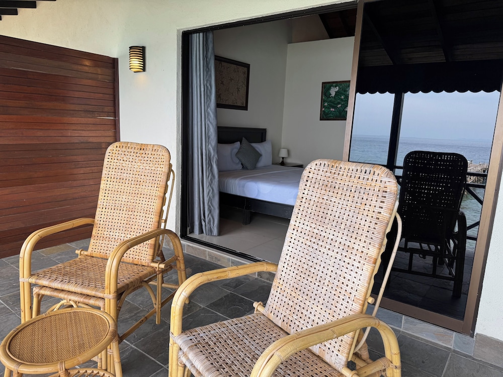 Minang Cove Resort & Spa 27/30