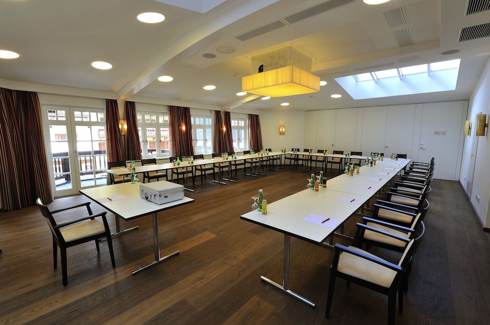 Romantik Hotel Im Weissen Roessl 63/71