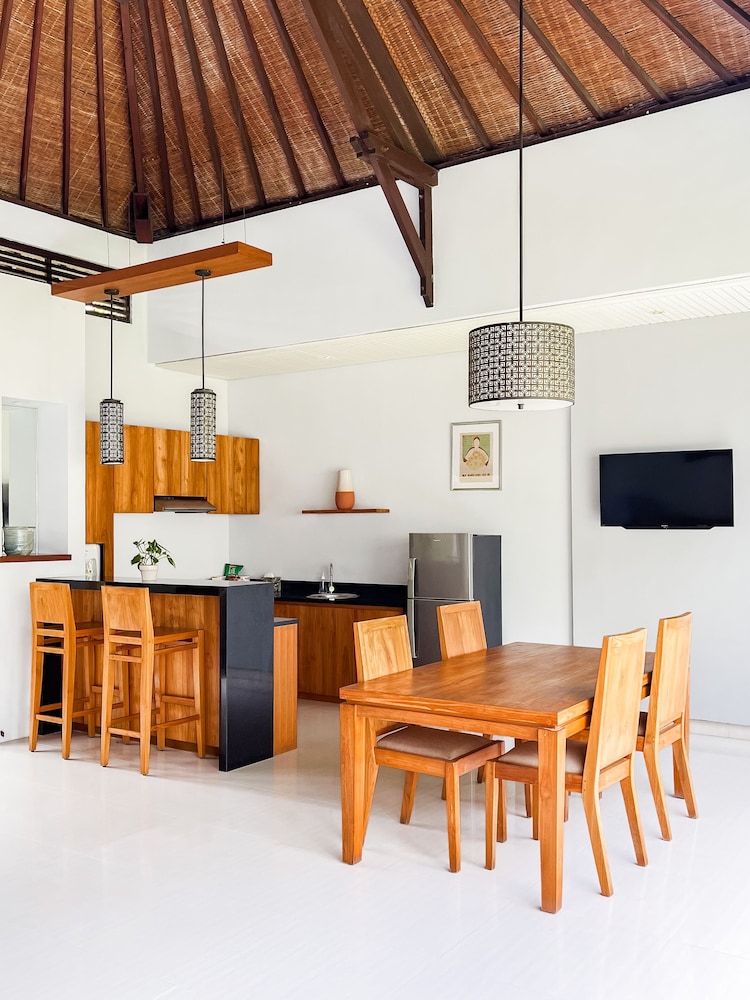 PRADHA VILLAS SEMINYAK 52/63