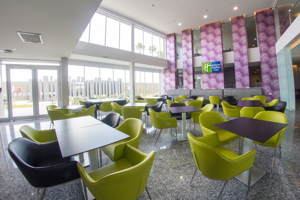 Holiday Inn Express Suites Hermosillo 36/50