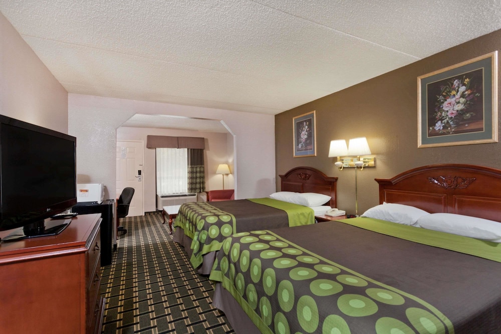 Super 8 By Wyndham Knoxville West/Farragut 8/48