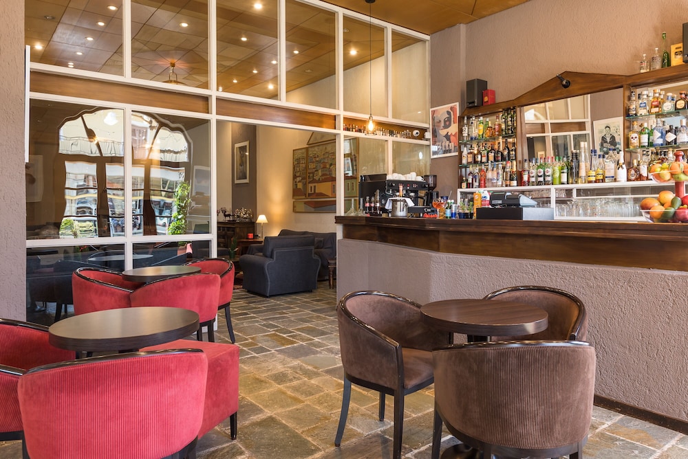 ARAHOVA INN 42/51