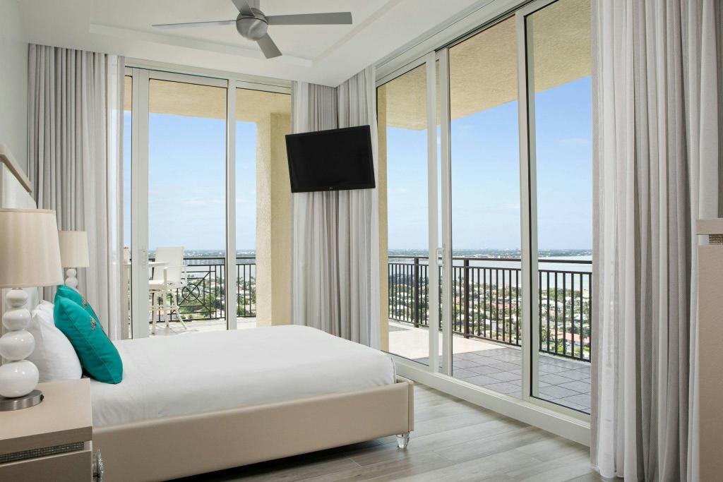 1 Bedroom, Condominium, Island, Penthouse, King Bed, Ocean View, Sofa, Balcony, Top Floor