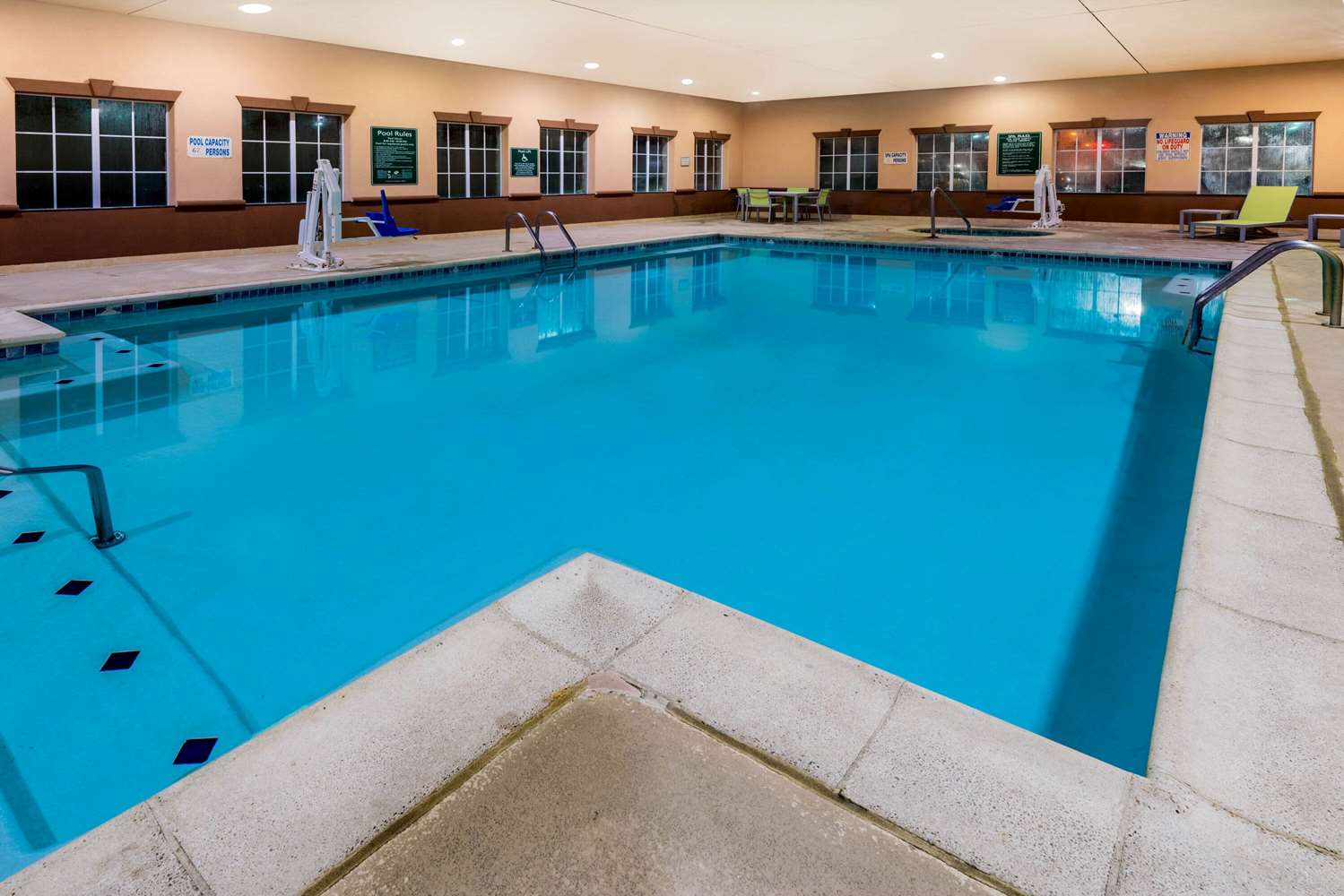 La Quinta Inn & Suites by Wyndham DFW Airport West - Bedford 9/41