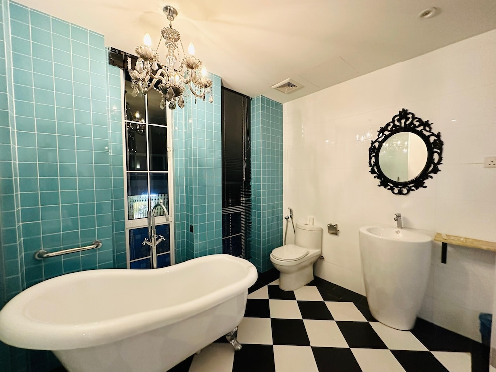 Havona Boutique Hotel at Mount Austin 47/48