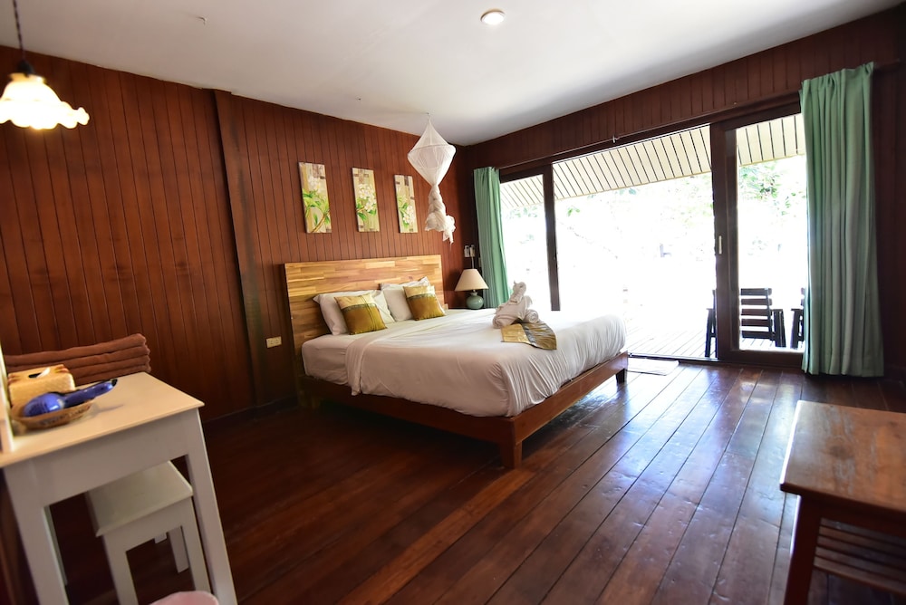 Koh Ngai Thanya Beach Resort 21/65