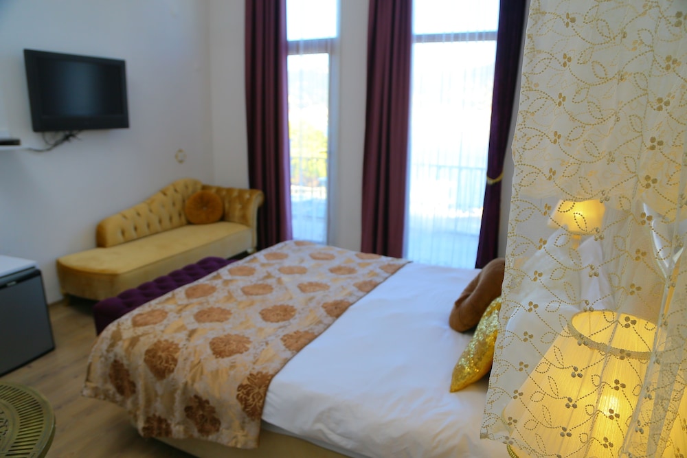 Huri & Nuri Hotel 11/45