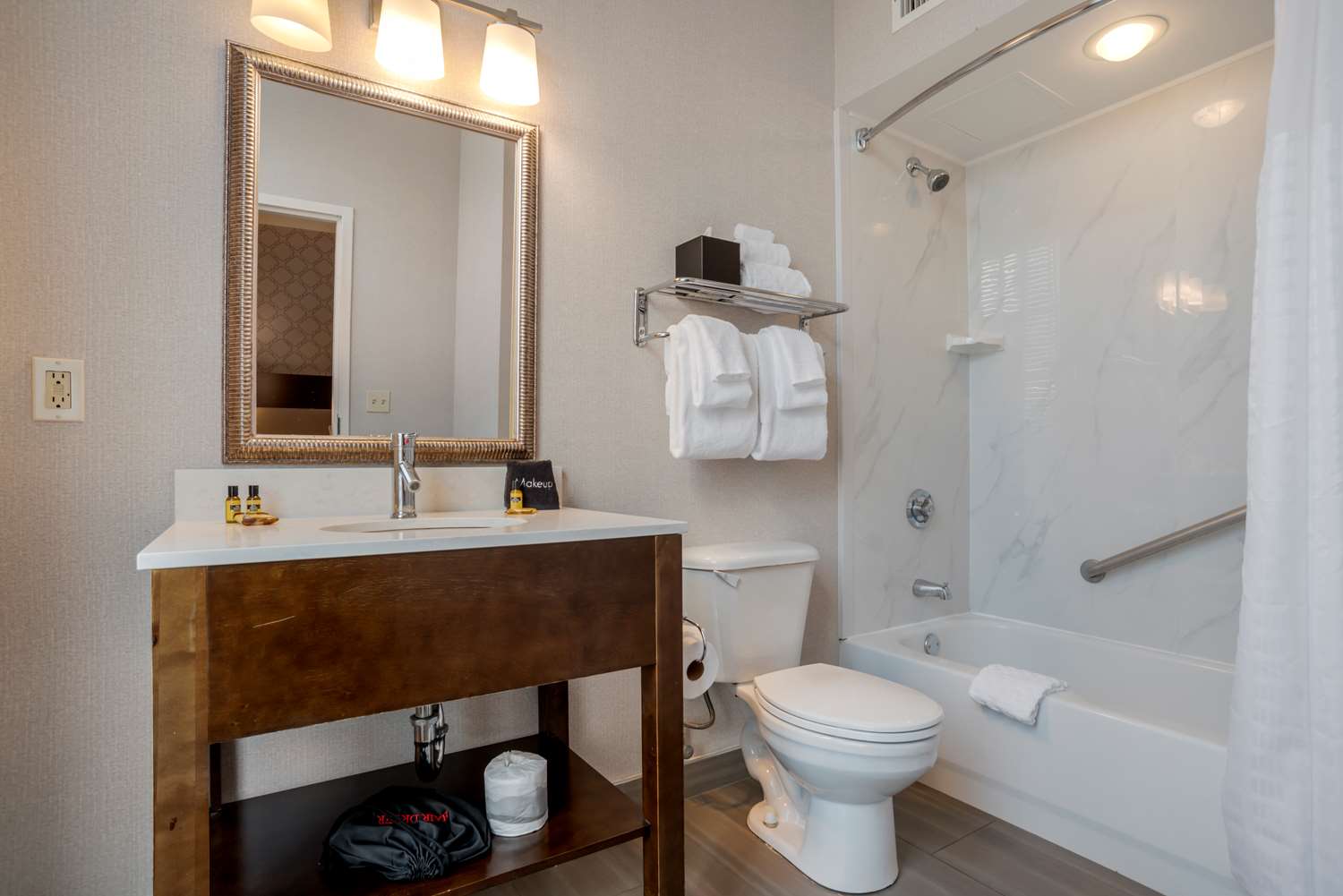 Best Western Plus St. Christopher Hotel 49/49