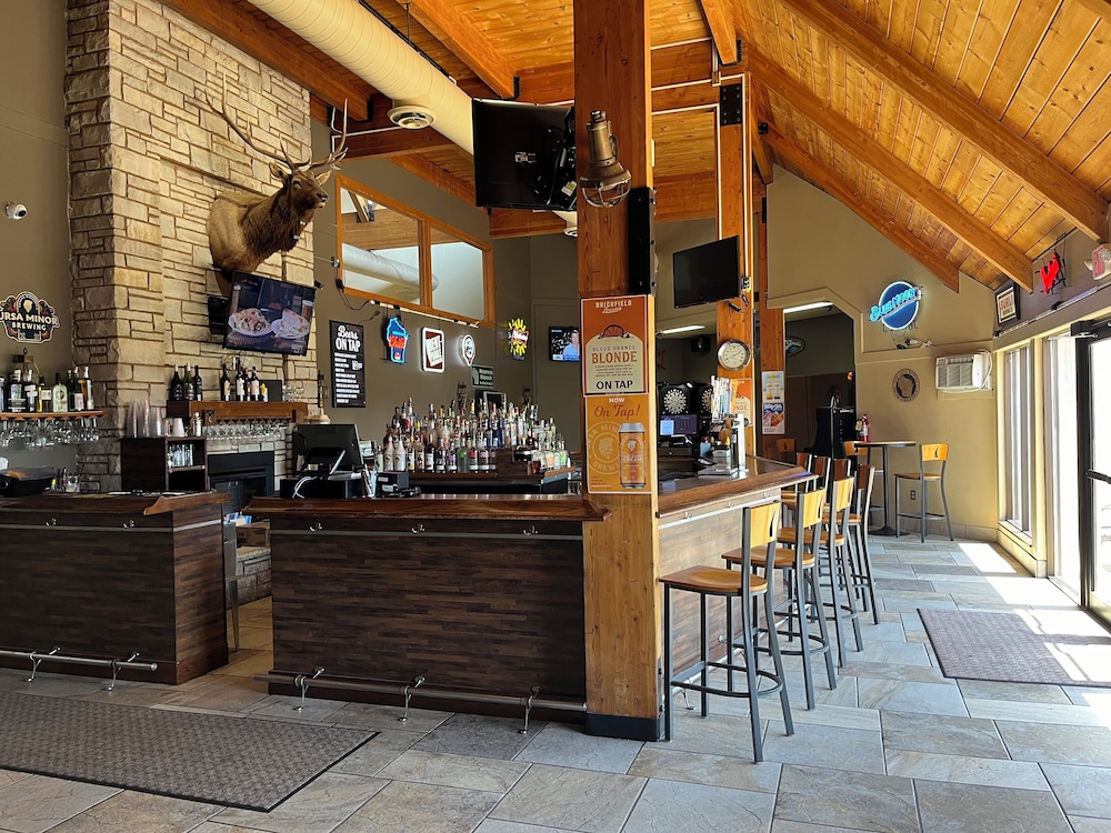 Barkers Island Inn Resort 28/48