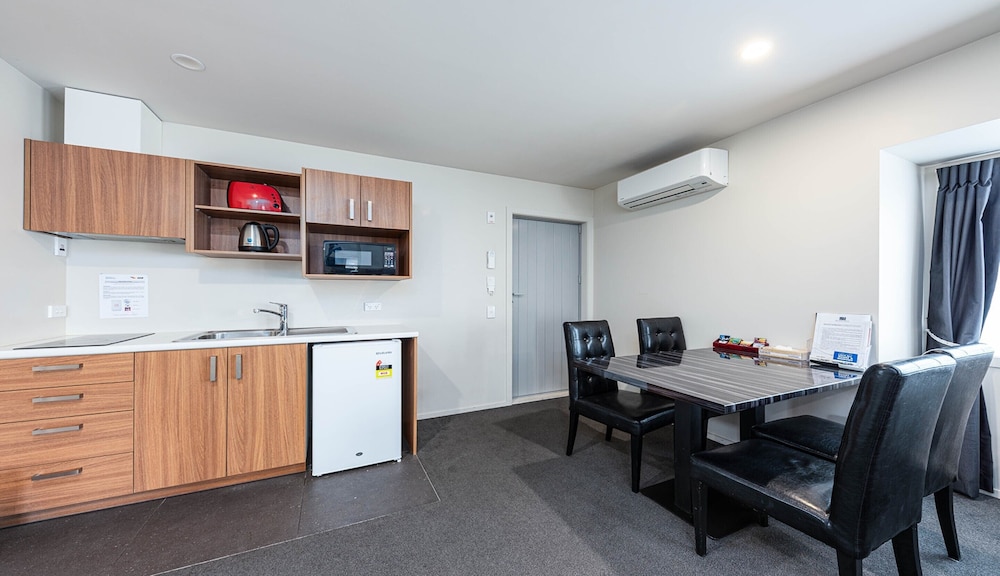 311 Motel Riccarton 56/71