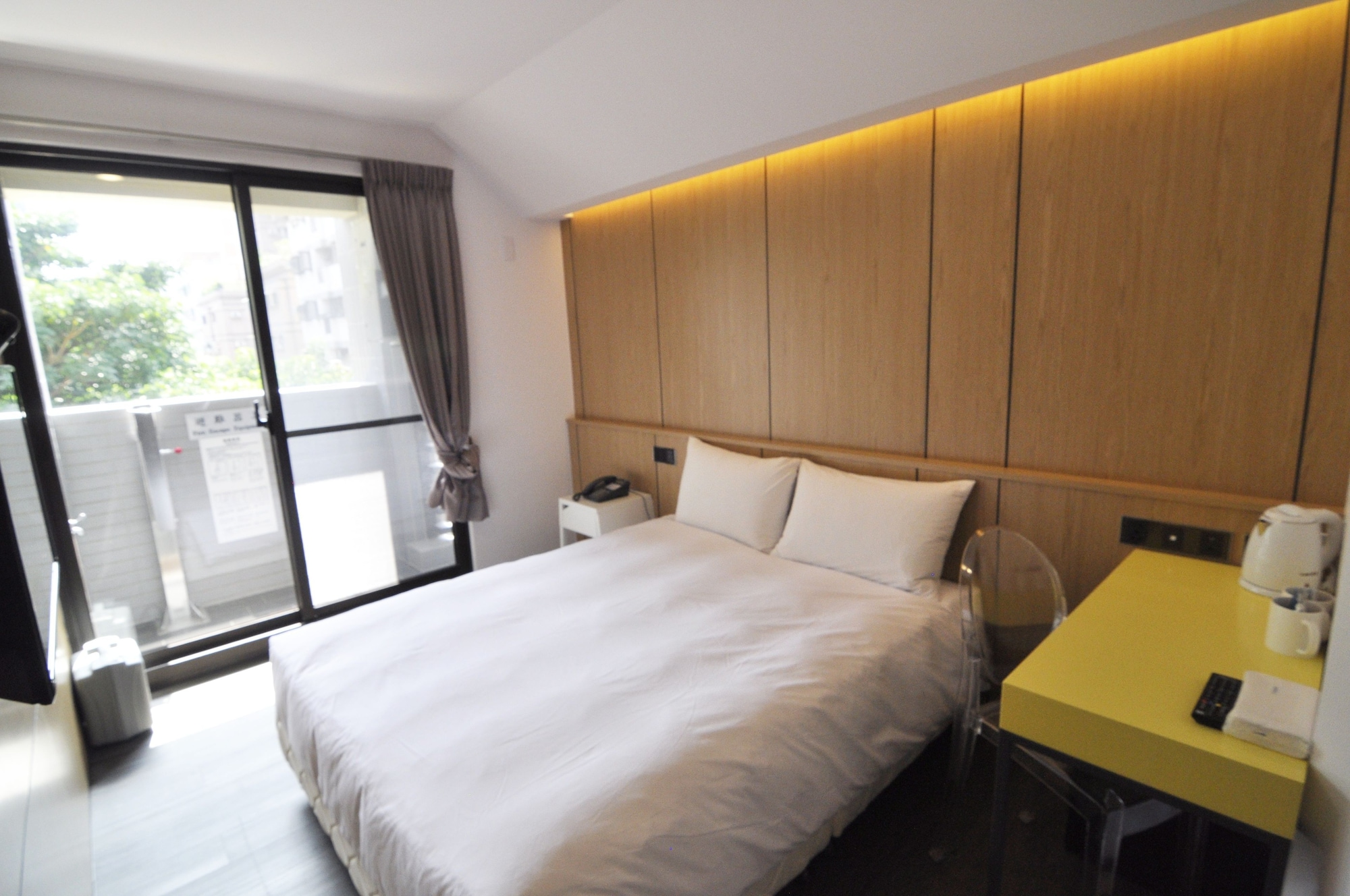 ROOM, DOUBLE BED, BALCONY