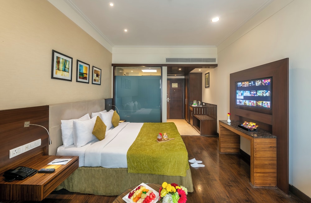 The Golden Palms Hotel Spa Delhi 20/41