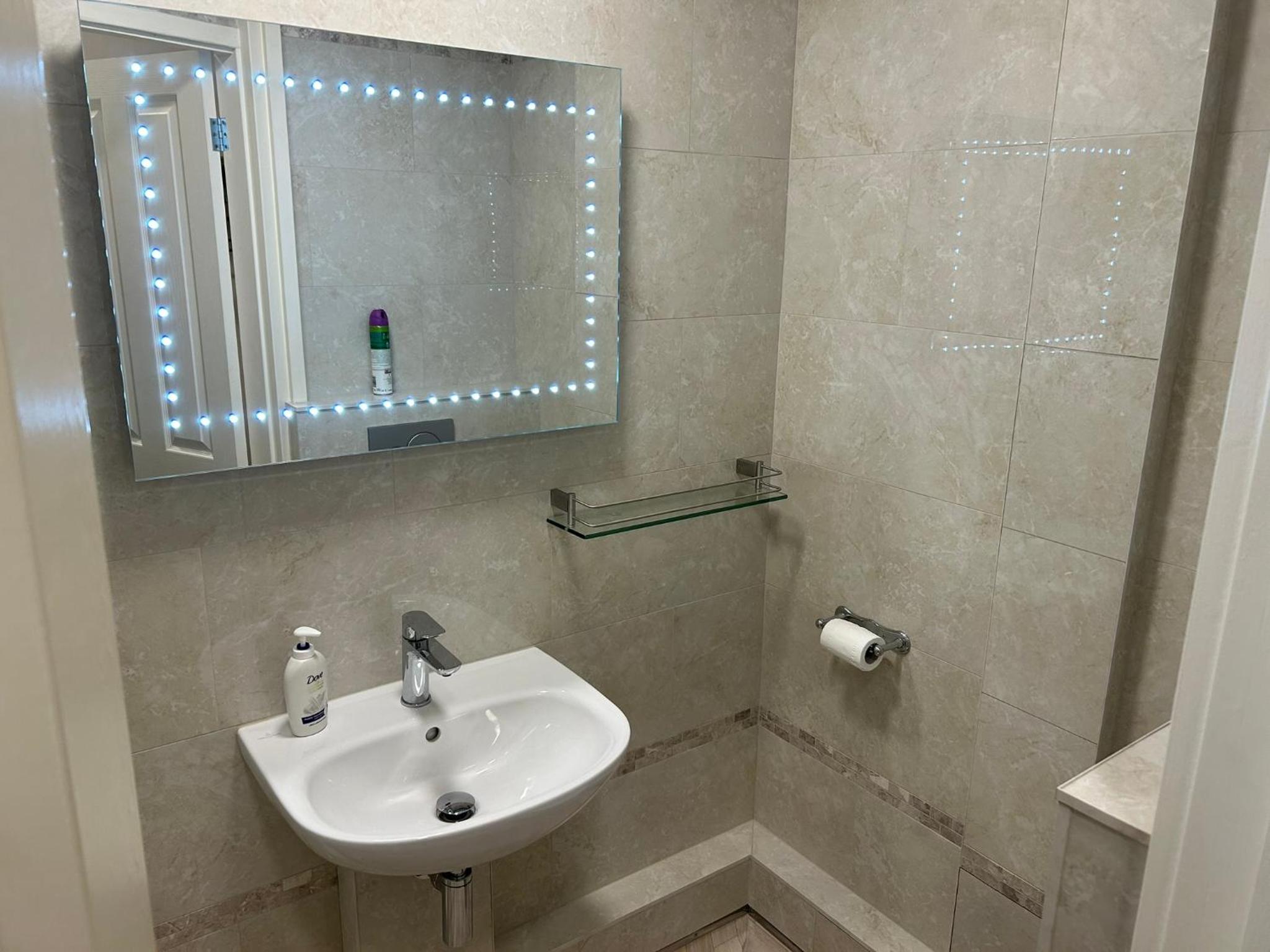 Oakwood Bed and Breakfast Heathrow 19/25