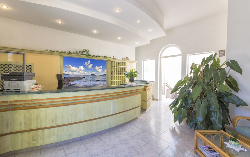 Vittoria Hotel 14/63