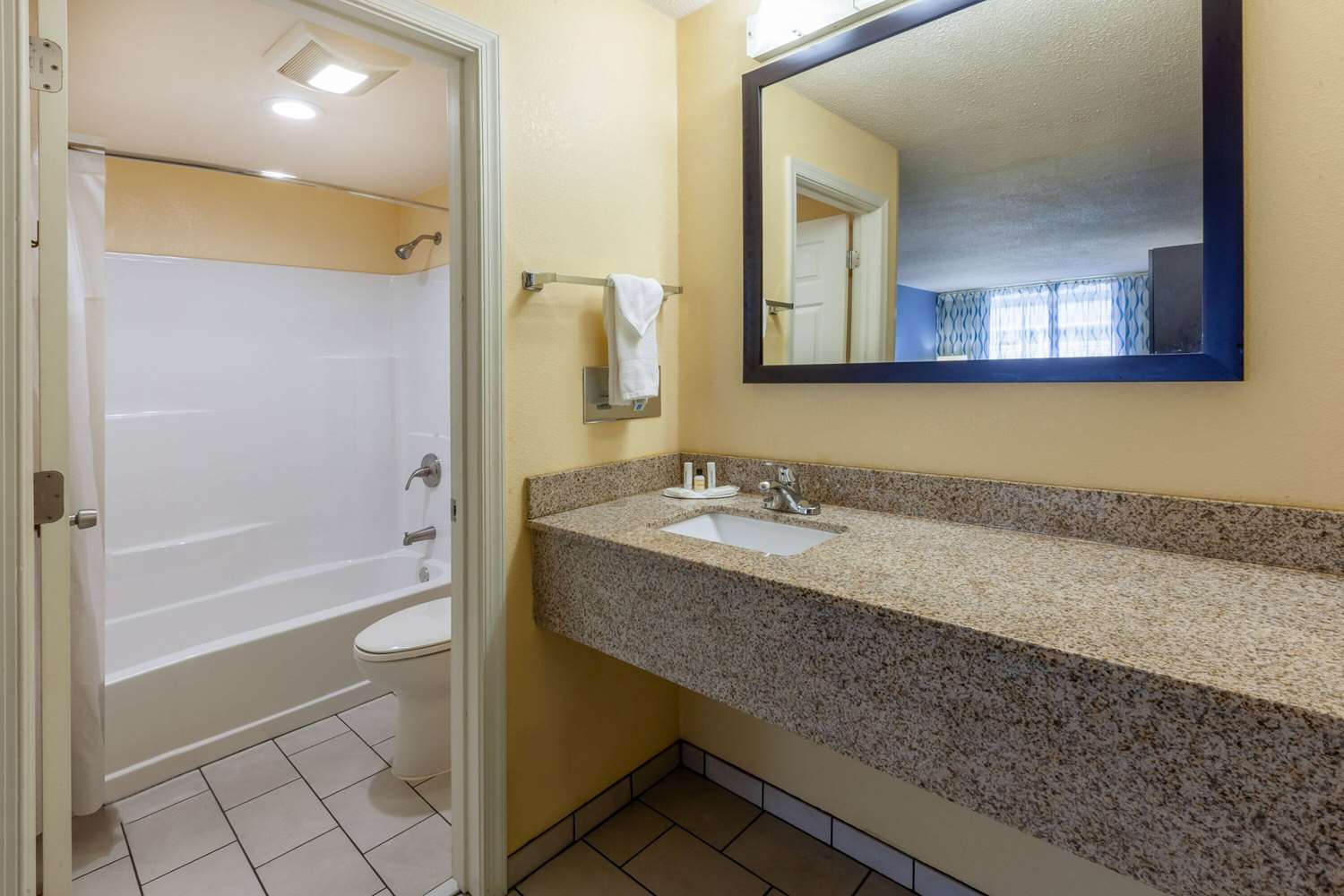 Days Inn by Wyndham Charles Town/Harpers Ferry 22/23