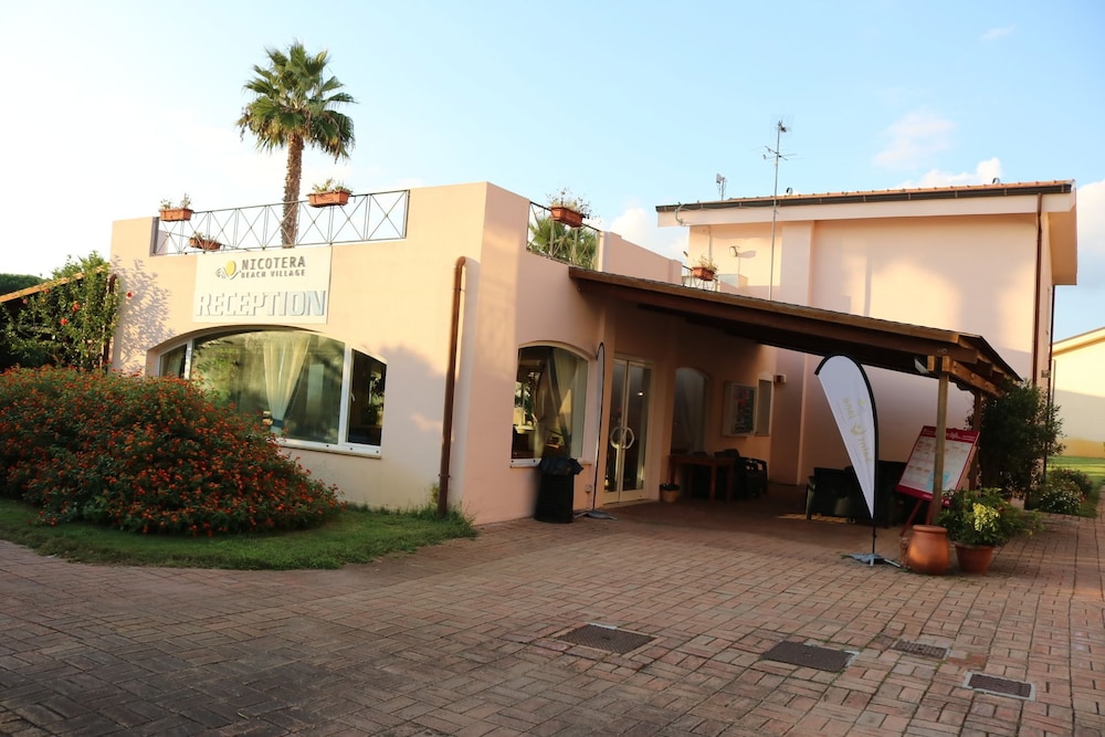 NICOTERA BEACH VILLAGE 2/66