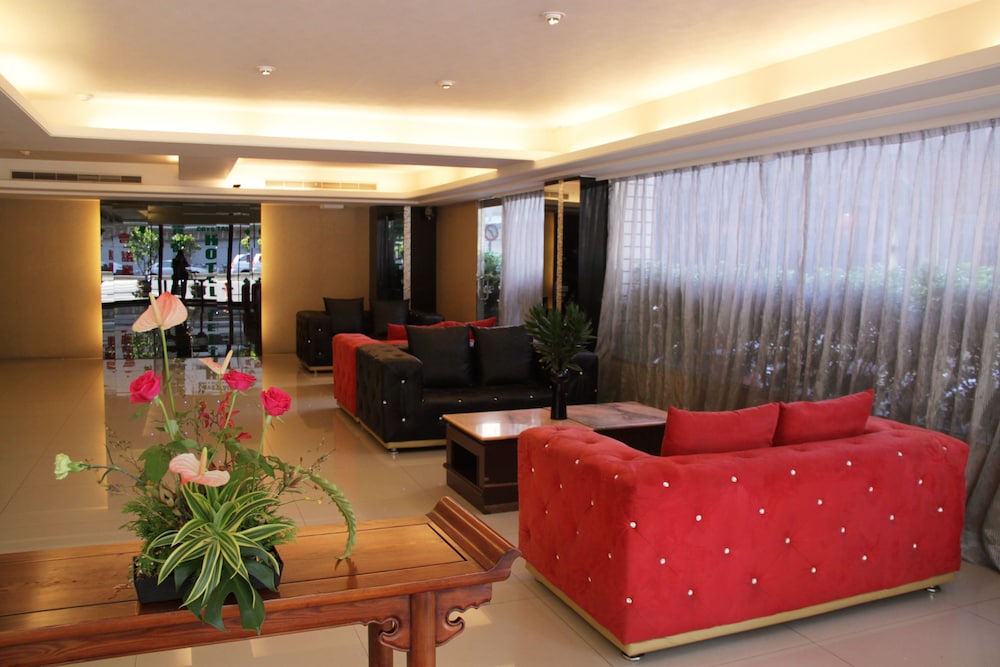 Crystal Hotel 49/67