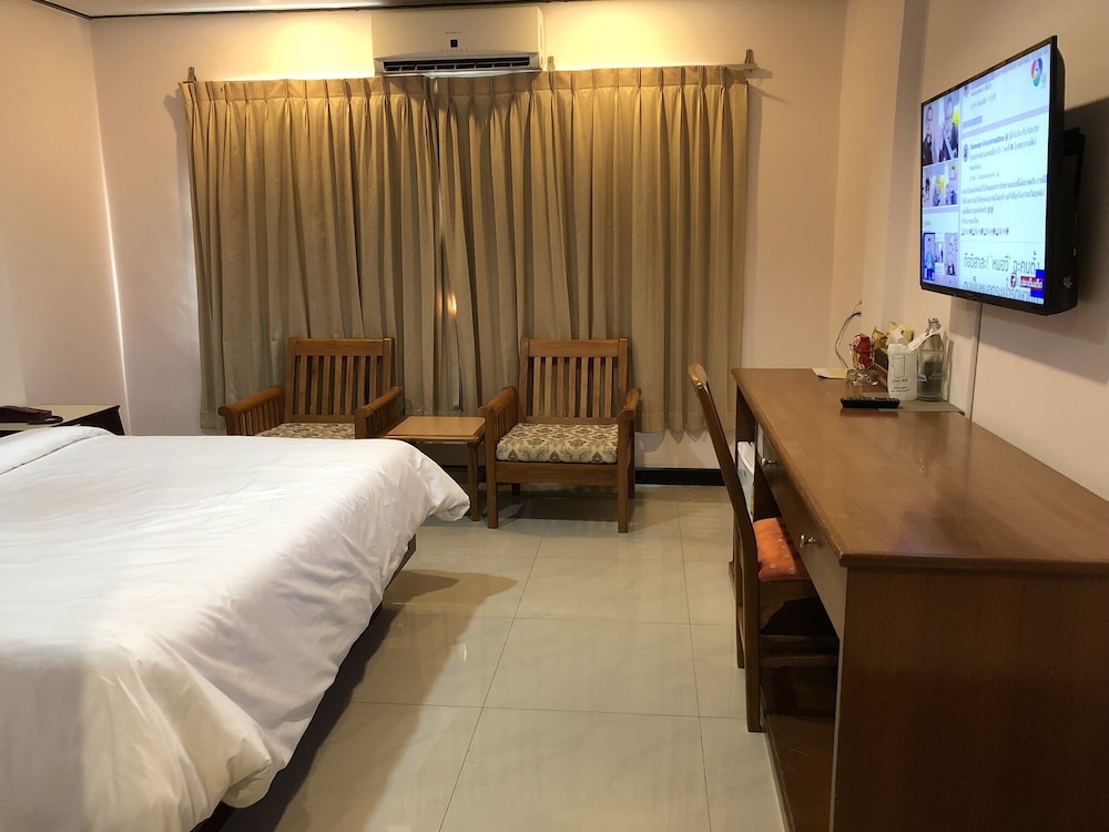 At Bangkok Hotel 15/50
