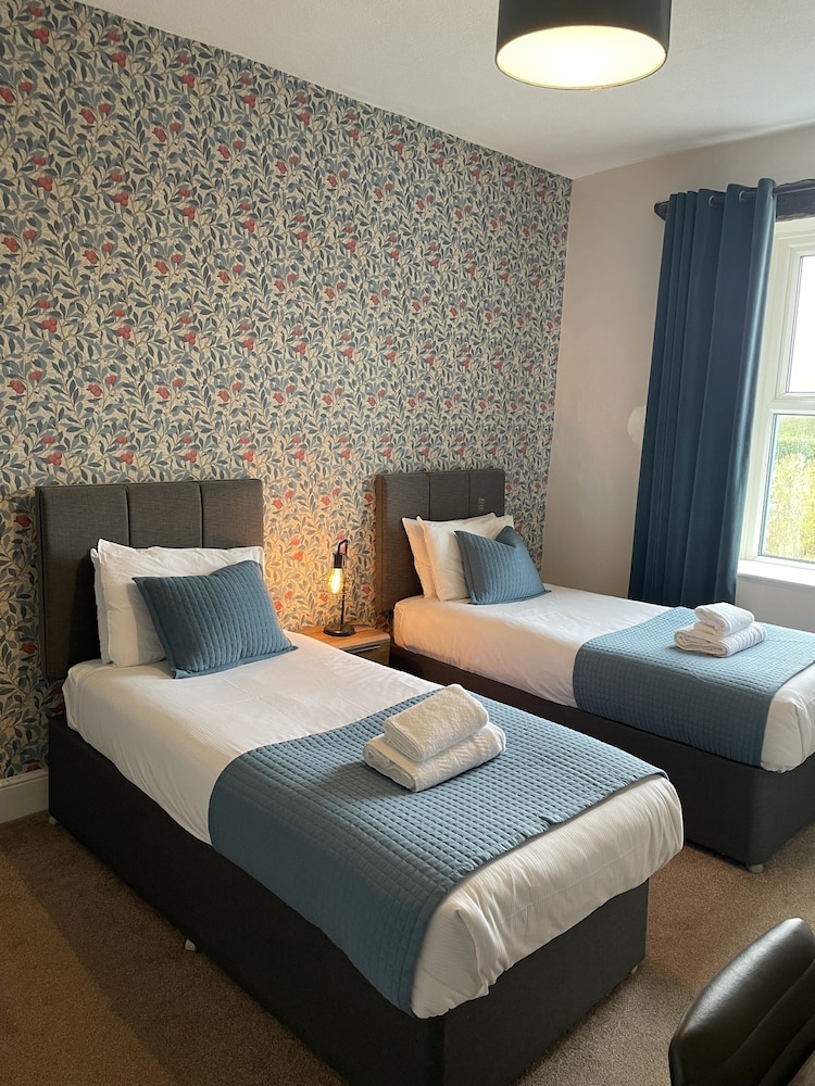 Standard, Twin Beds
