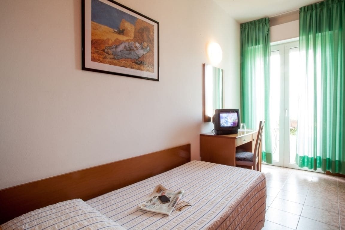 Room, Single, Single Bed