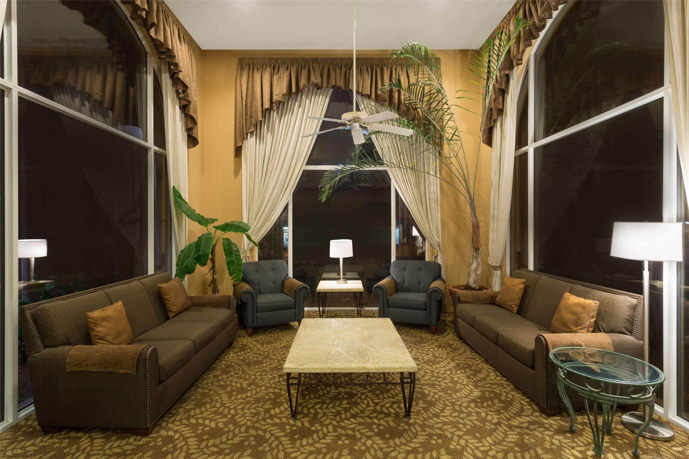Days Inn by Wyndham Bullhead City 8/14