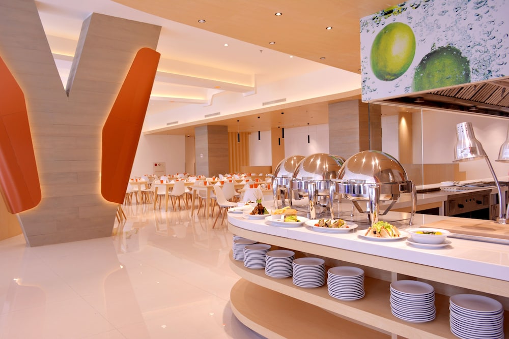 HARRIS Hotel & Conventions Bekasi 20/47