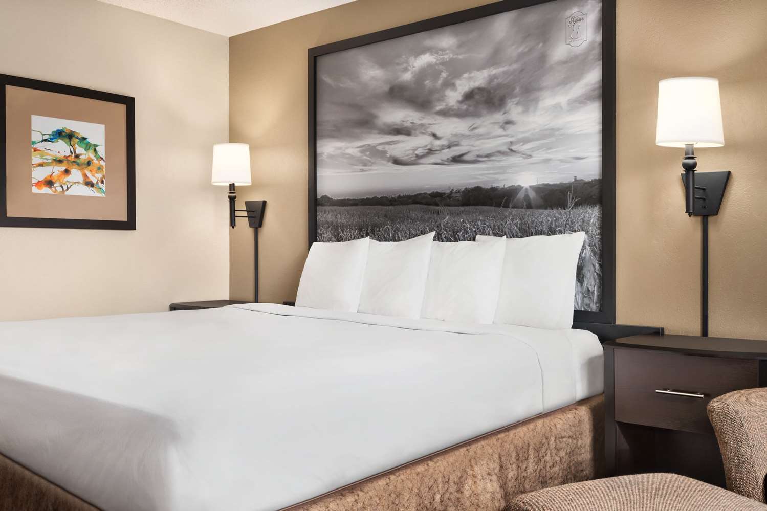 Super 8 by Wyndham Lincoln North 9/32