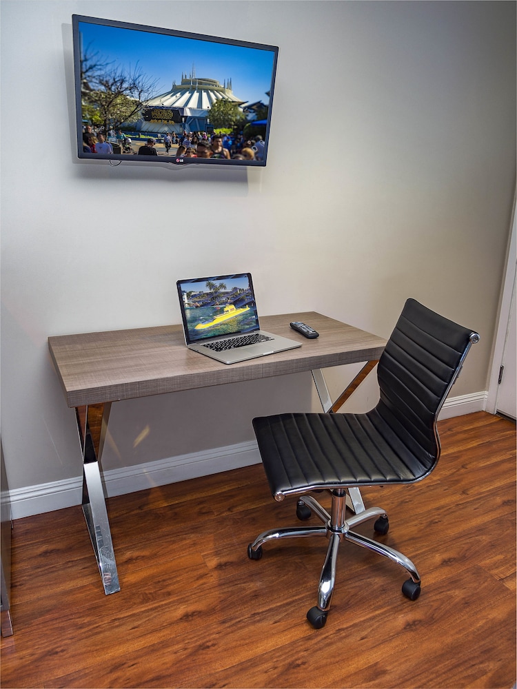 Hotel 414 Anaheim 44/66