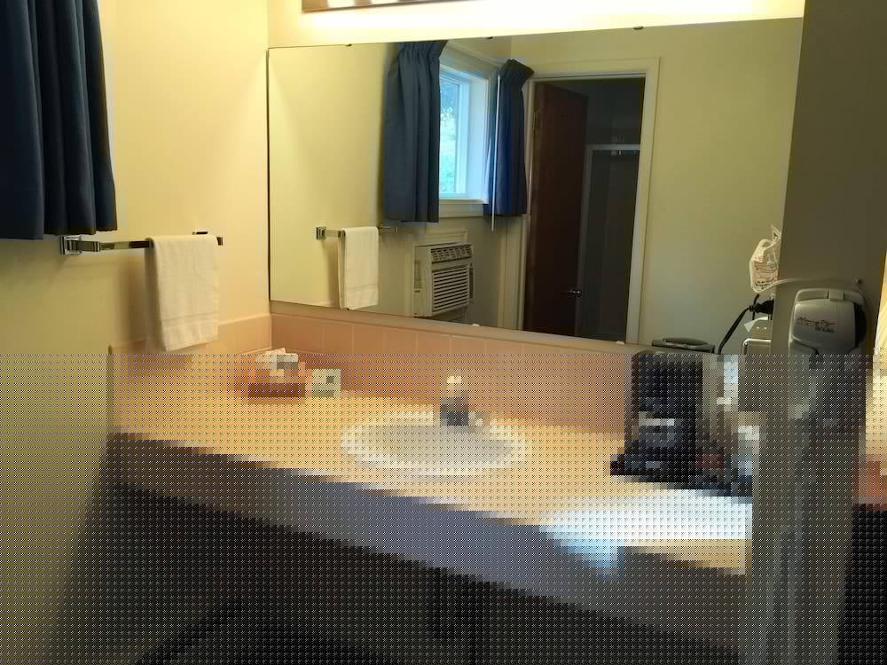 Cedar Motor Inn 31/56