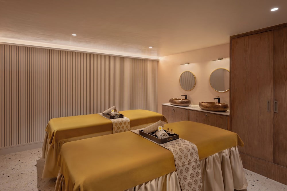 Grand Mercure Goa Candolim 30/58