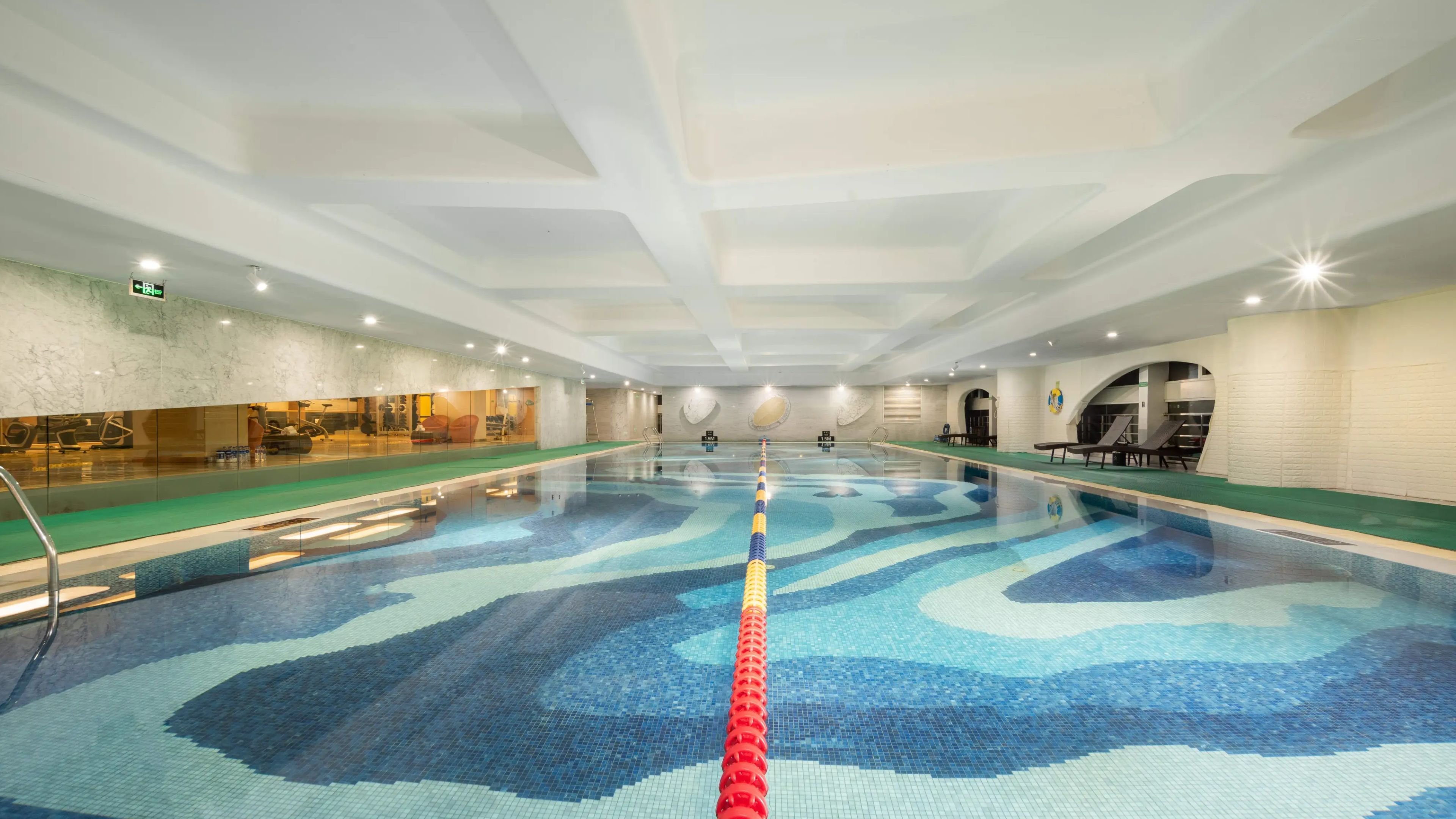 HOLIDAY INN SHIJIAZHUANG CENTRAL 37/77