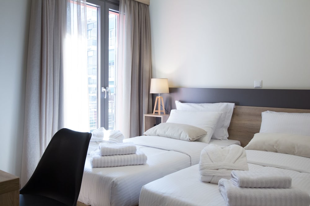 Hotel @ Syngrou Fix 13/50