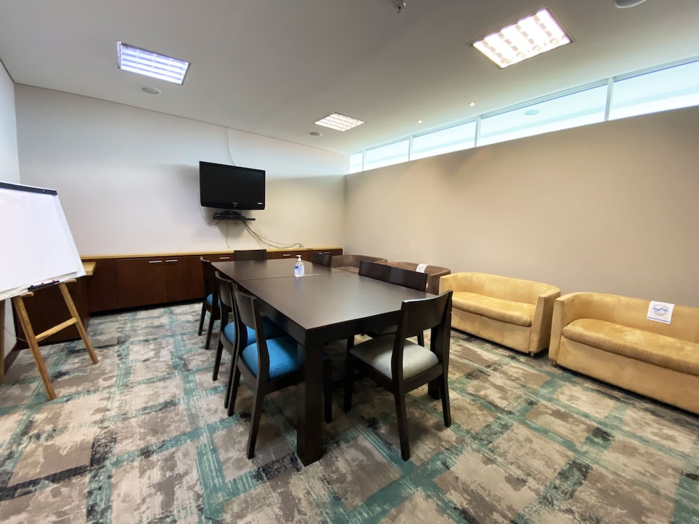 Estelar Medellin Apartaments 40/49