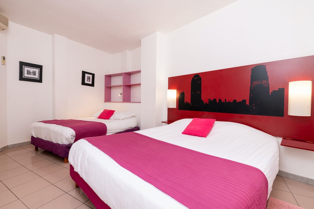 CELENYA HOTEL 21/68