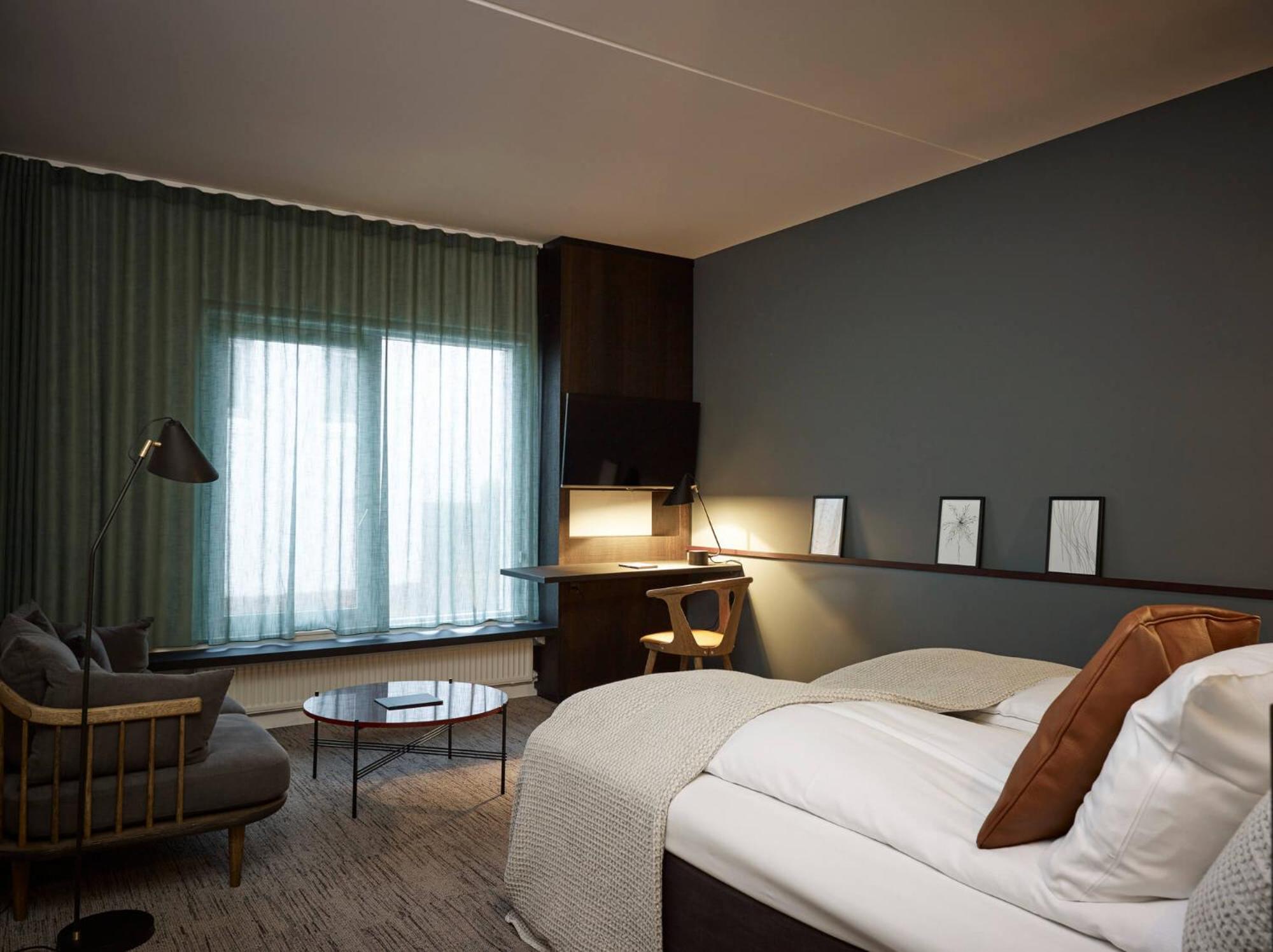 Deluxe, Double Bed