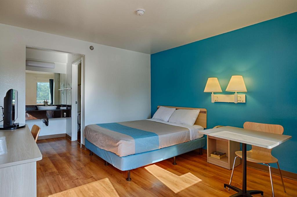 Room, King Bed