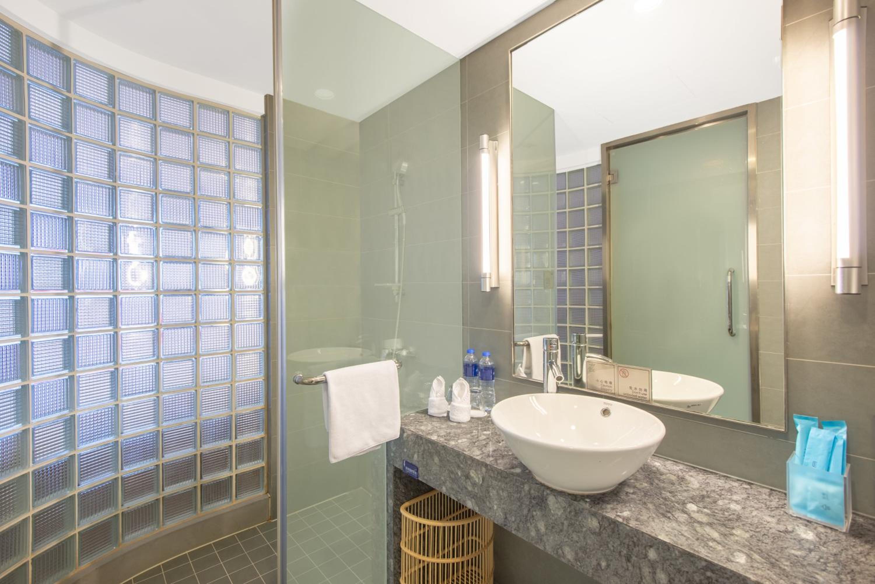 غرفة بسرير كينج مع أريكة، Holiday Inn Express Changzhou Lanling 4/6