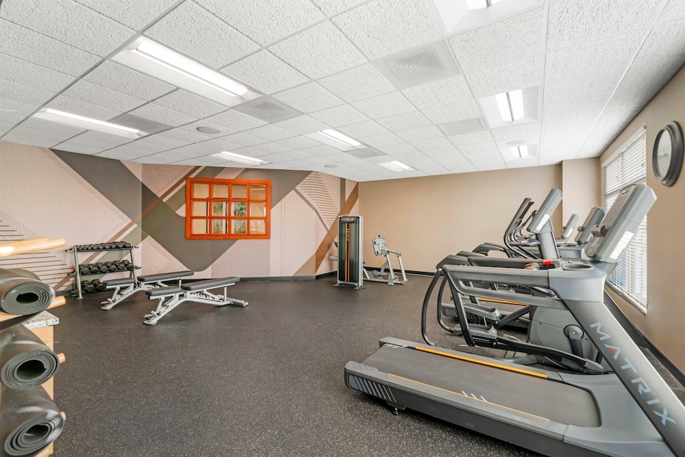 Drury Inn & Suites St Louis Brentwood 24/50