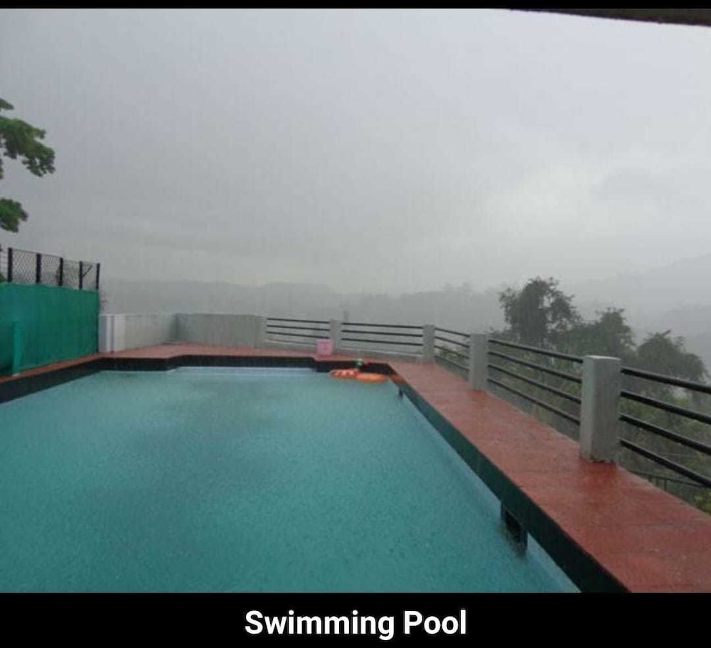 Sunrise Hill Resort 40/42