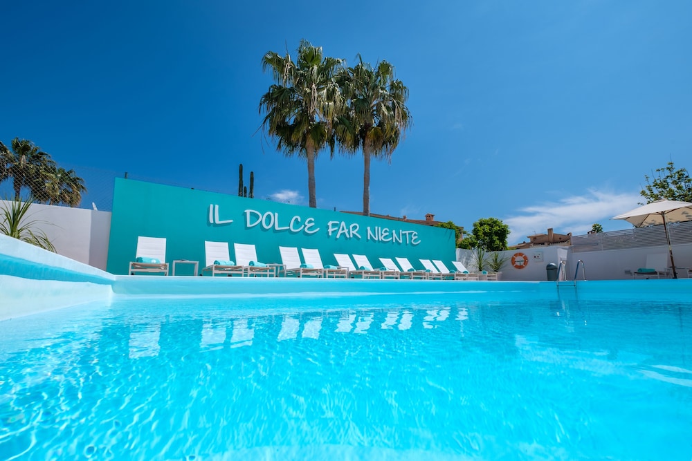 Plaza Santa Ponsa Boutique - Adults Only 69/73